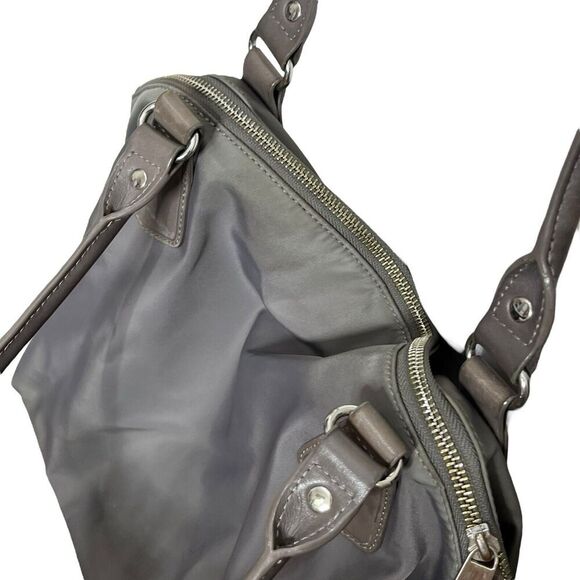 Welcome to my closet! I'm sorry but this item has sold and is not available. - Picture 6 of 16